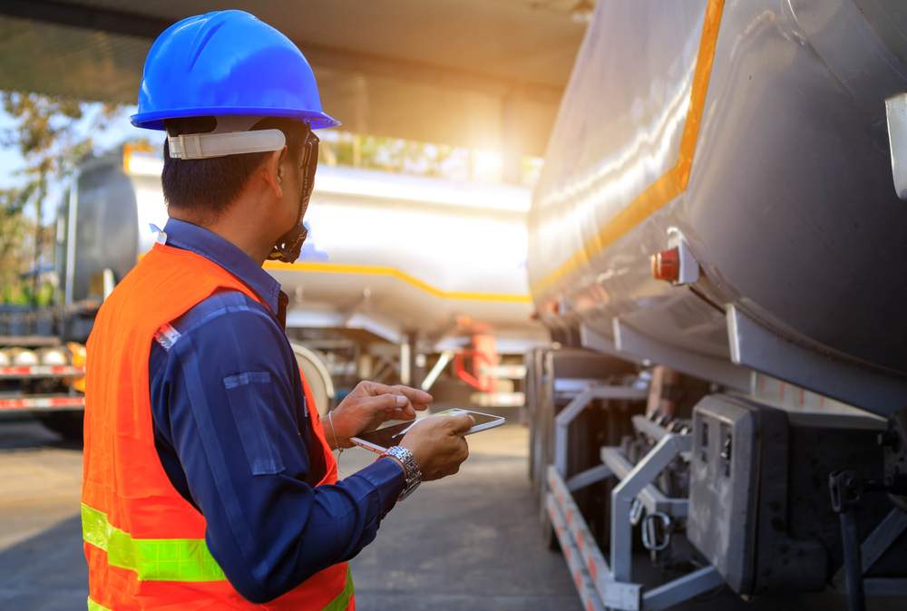 How Electronic Logging Devices Are Enhancing Truck Safety in Oklahoma