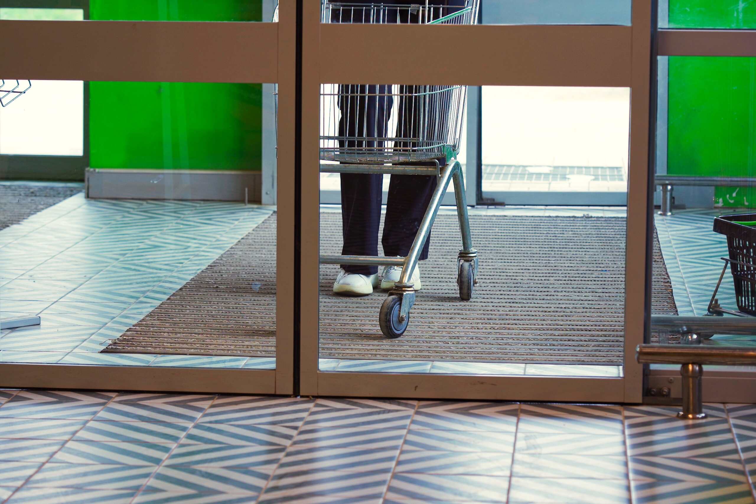 Slip and Fall Injuries in Oklahoma Retail Stores: Proving the Store Knew About the Hazard