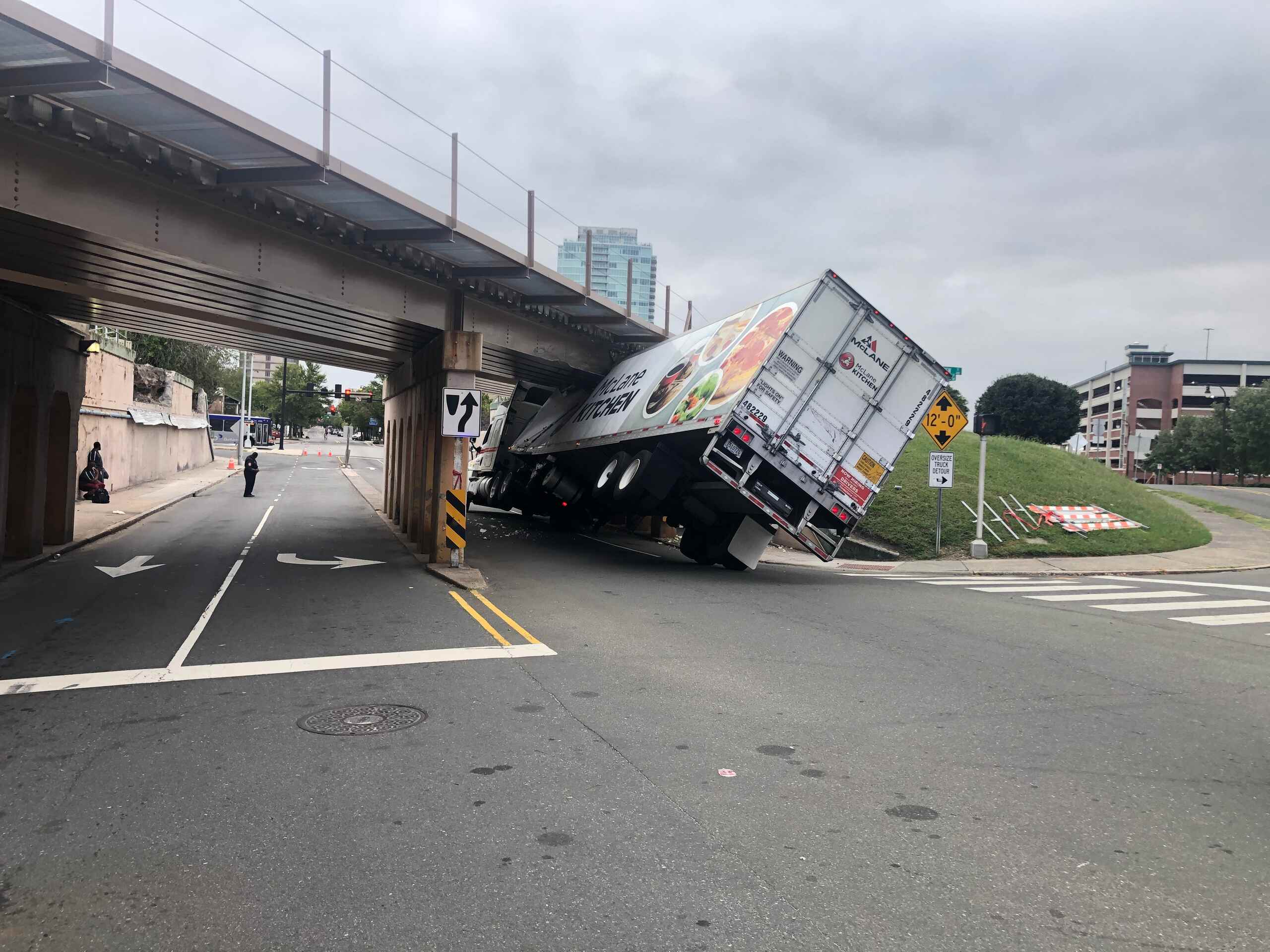 Semi-Truck Accidents on I-40 Through Oklahoma City: Who Investigates and Who Pays?